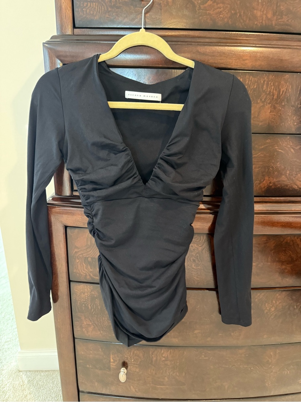 Susana Monaco Black Long-Sleeve V-Neck Ruched Top